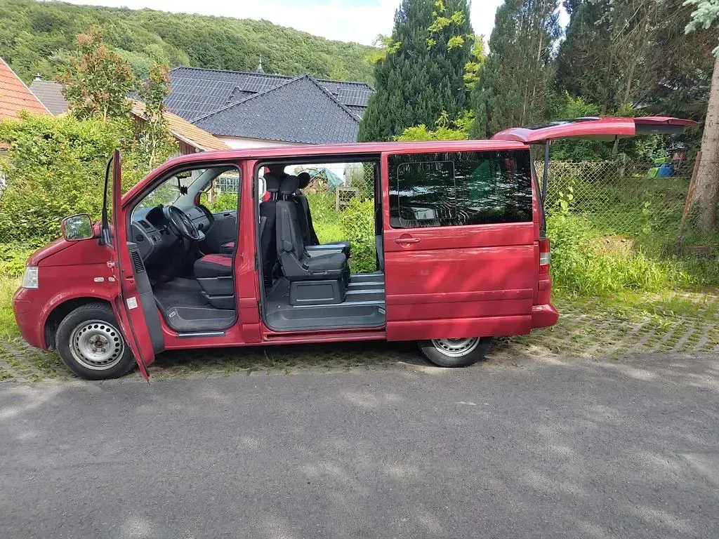 Gebraucht VW Multivan 174 PS (127 kW) 2003 Rot Van / Kleinbus
