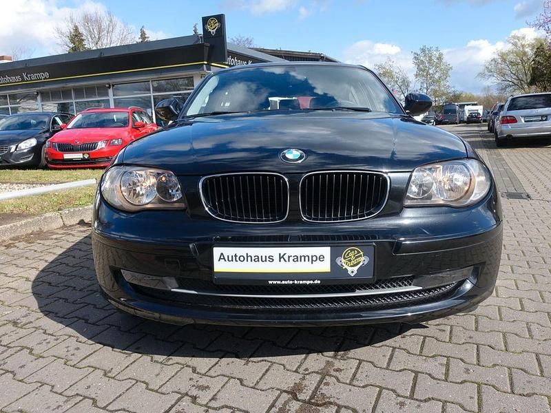 Gebraucht BMW 116 Advantage 122 PS (89 kW) 2010 Schwarz Kleinwagen
