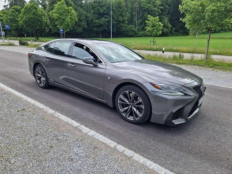 Grau Gebraucht 2019 Lexus LS500h Sport Line Limousine | 40.500 € - Bild 1/4