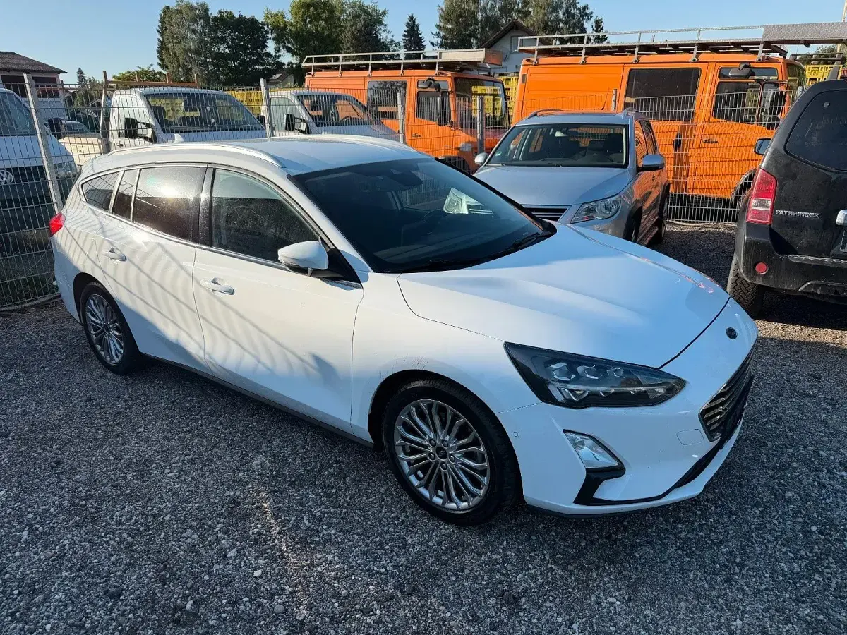 Gebraucht Ford Focus Titanium 120 PS (88 kW) 2019 Weiß Kombi