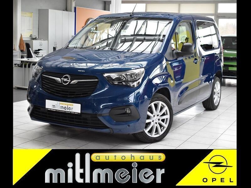 Blau ozean blau met. Gebraucht 2021 Opel Combo Life Edition Van / Kleinbus | 20.750 € (Fairer Preis) - Bild 1/4