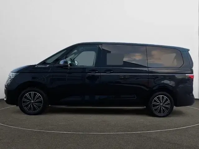 Usado VW Multivan Basis 150 HP (110 kW) 2022 Preto Monovolume