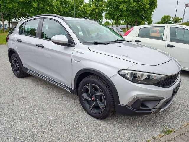 Grau metallic Gebraucht 2022 Fiat Tipo Cross | 19.500 € (Teuer) - Bild 1/4