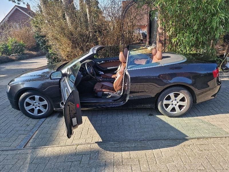 Gebraucht Audi A5 Cabriolet 179 PS (131 kW) 2010 Schwarz Cabrio