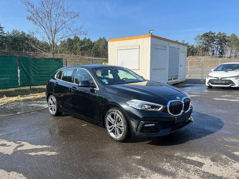 Gebraucht BMW 118 Luxury Line 140 PS (102 kW) 2021 Schwarz Kleinwagen