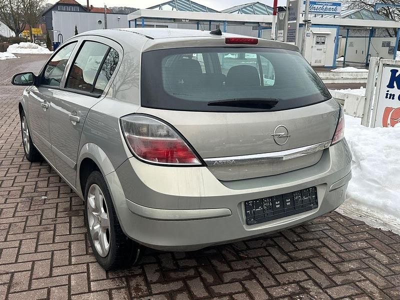 Gebraucht Opel Astra Catch Me 116 PS (85 kW) 2007 Limousine