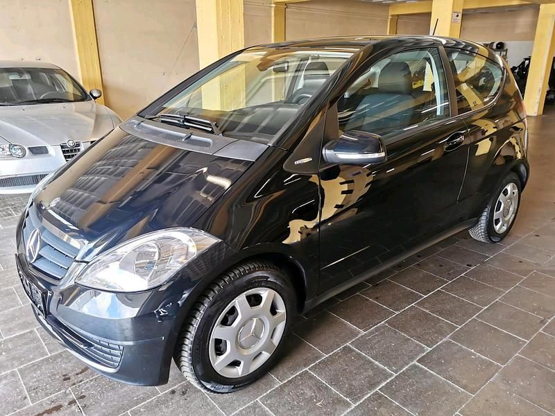 Schwarz Gebraucht 2010 Mercedes A160 Kleinwagen | 3.450 € (Guter Preis) - Bild 1/4
