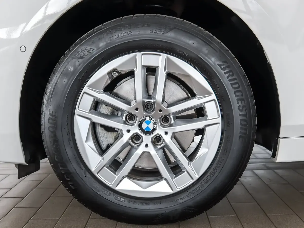 Gebraucht BMW 218 Active Tourer Efficient Dynamics 136 PS (100 kW) 2023 Weiß Van / Kleinbus