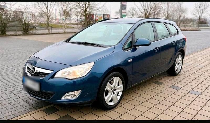 Gebraucht Opel Astra 110 PS (80 kW) 2011 Kombi