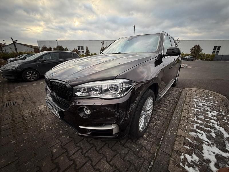 Braun Gebraucht 2017 BMW X5 SUV | 25.500 € - Bild 1/4