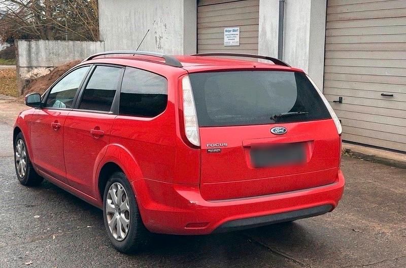 Gebraucht Ford Focus 145 PS (106 kW) 2009 Rot Kombi