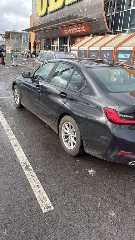 Gebraucht BMW 320 190 PS (139 kW) 2020 Schwarz Limousine