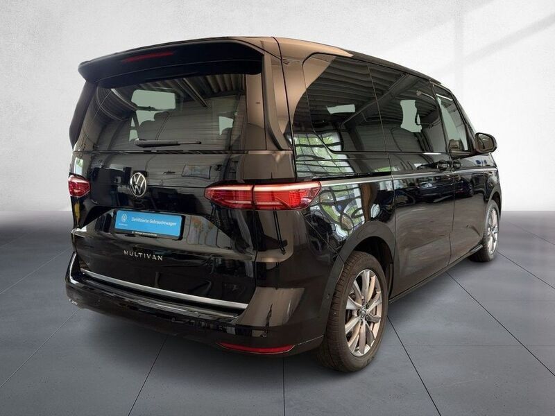 Gebraucht VW T7 Style 204 PS (150 kW) 2022 Schwarz Van