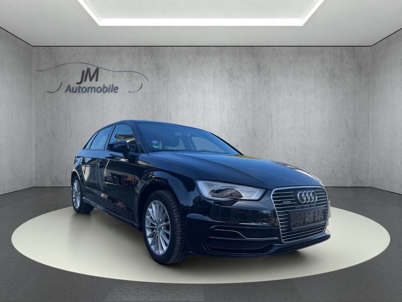 Mythosschwarz metallic Gebraucht 2015 Audi A3 Sportback Attraction Limousine | 16.290 € (Fairer Preis) - Bild 1/4
