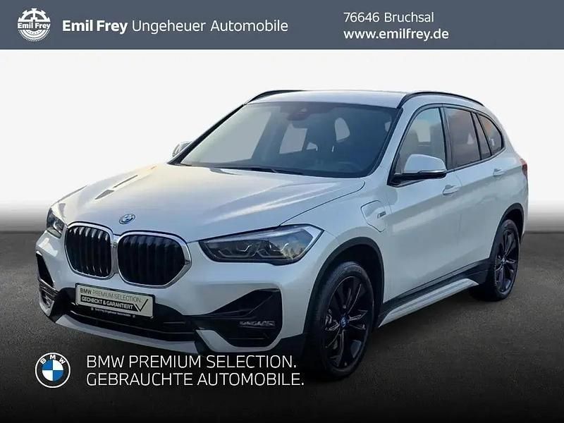 Weiß Gebraucht 2022 BMW X1 Sport Line SUV | 27.990 € (Fairer Preis) - Bild 1/3
