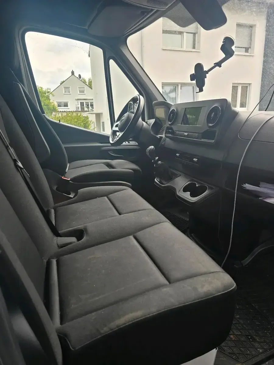 Używany Mercedes Sprinter 163 KM (119 kW) 2023 Biały Van