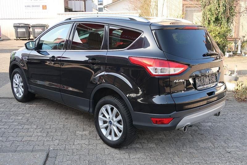 Gebraucht Ford Kuga Titanium 150 PS (110 kW) 2015 Schwarz SUV
