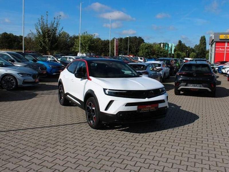 Weiß Gebraucht 2022 Opel Mokka GS Line SUV | 17.930 € (Fairer Preis) - Bild 1/4
