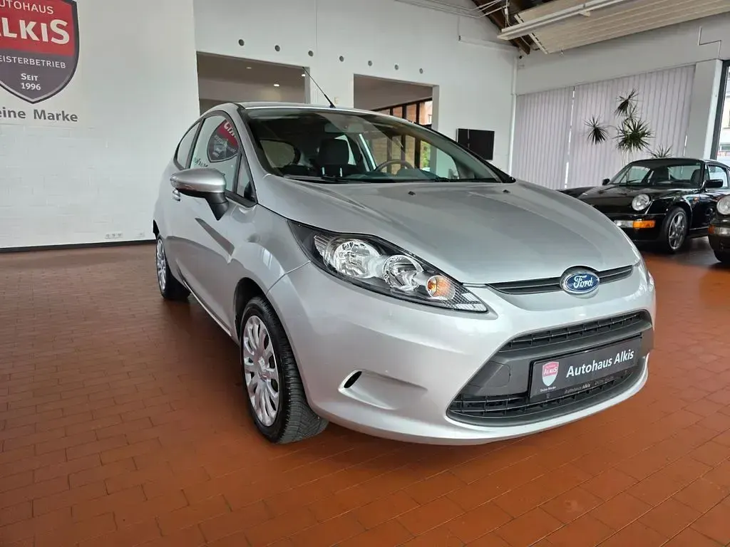 Gebraucht Ford Fiesta Trend 82 PS (60 kW) 2010 Grau (metallic) Kleinwagen
