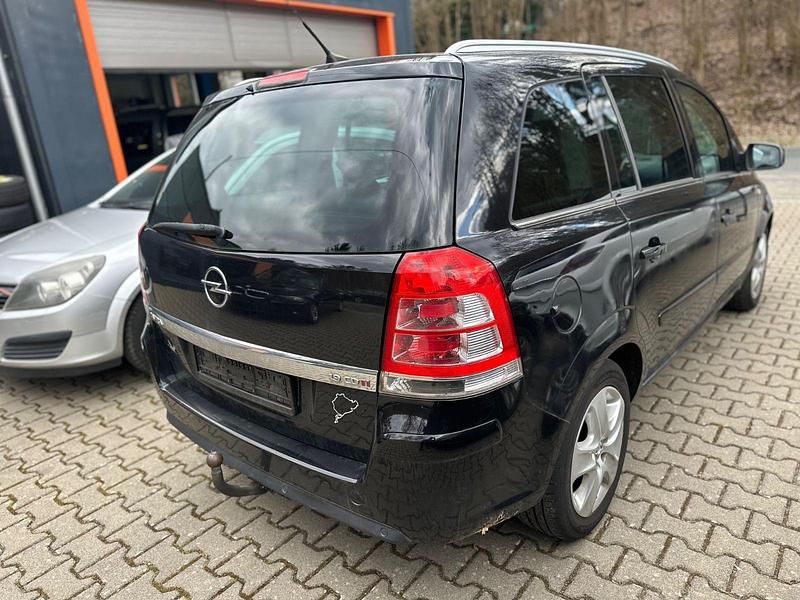Gebraucht Opel Zafira Innovation 150 PS (110 kW) 2010 Schwarz Van / Kleinbus