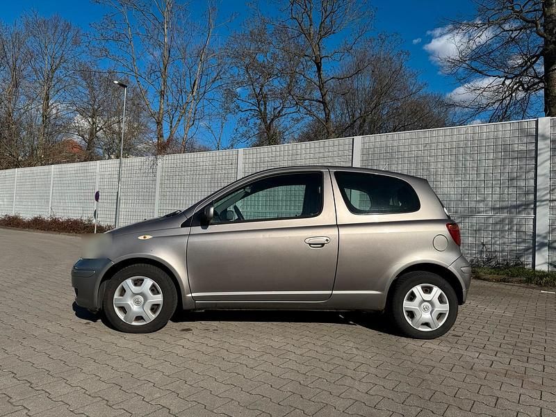 Gebraucht Toyota Yaris 65 PS (47 kW) 2004 Grau Kleinwagen