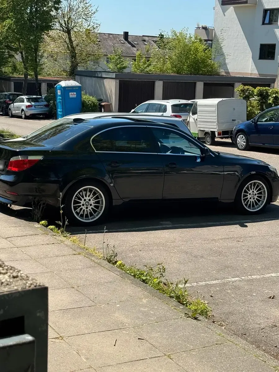 Gebraucht BMW 523 177 PS (130 kW) 2006 Schwarz Limousine