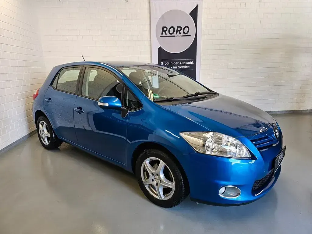 Gebraucht Toyota Auris 124 PS (91 kW) 2011 Blau Kleinwagen