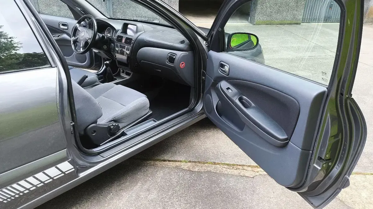 Gebraucht Nissan Almera 98 PS (72 kW) 2004 Grau Limousine