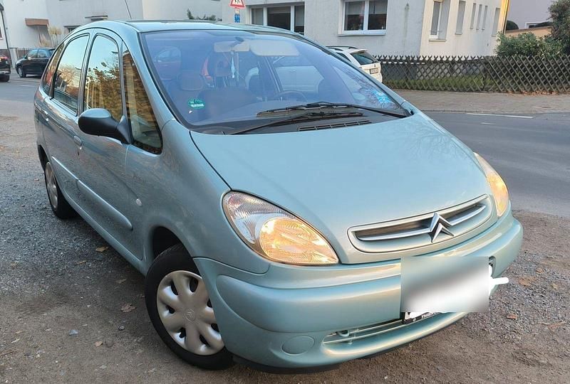 Beige Gebraucht 2004 Citroën Xsara Picasso Van / Kleinbus | 1.850 € (Fairer Preis) - Bild 1/4