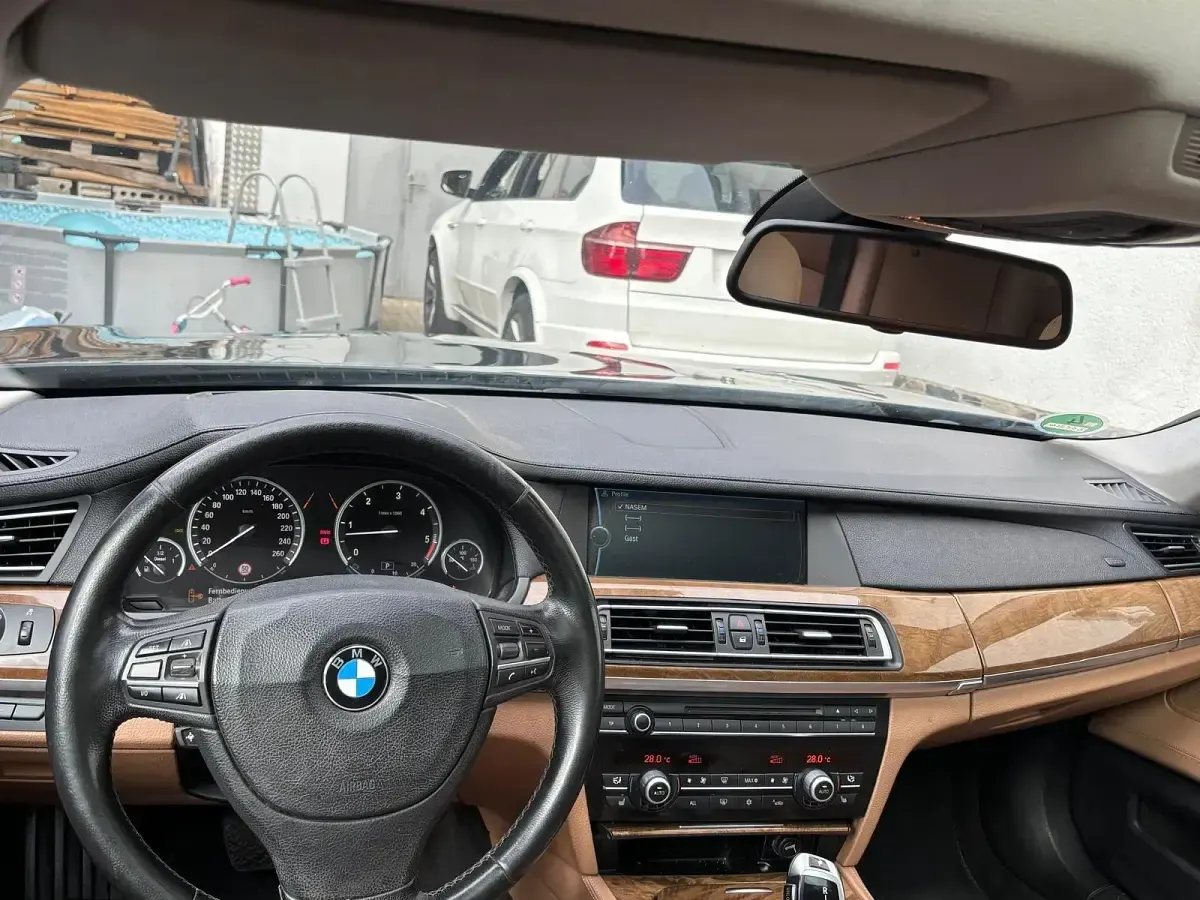 Gebraucht BMW 740 306 PS (225 kW) 2009 Schwarz Limousine