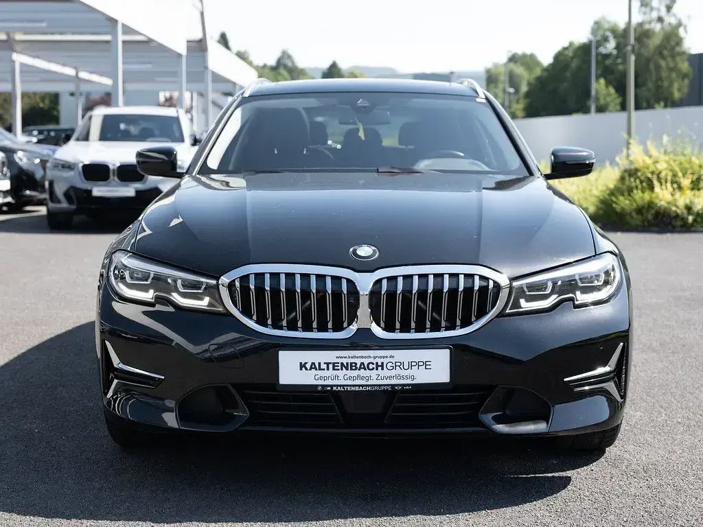 Gebraucht BMW 330 Luxury Line 286 PS (210 kW) 2022 Schwarz Kombi