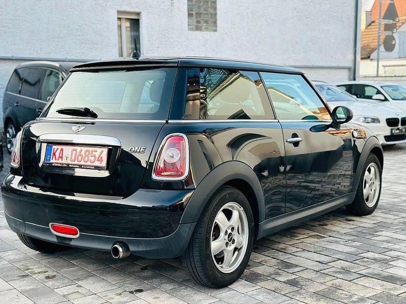 Gebraucht Mini ONE 95 PS (69 kW) 2009 Schwarz Kleinwagen