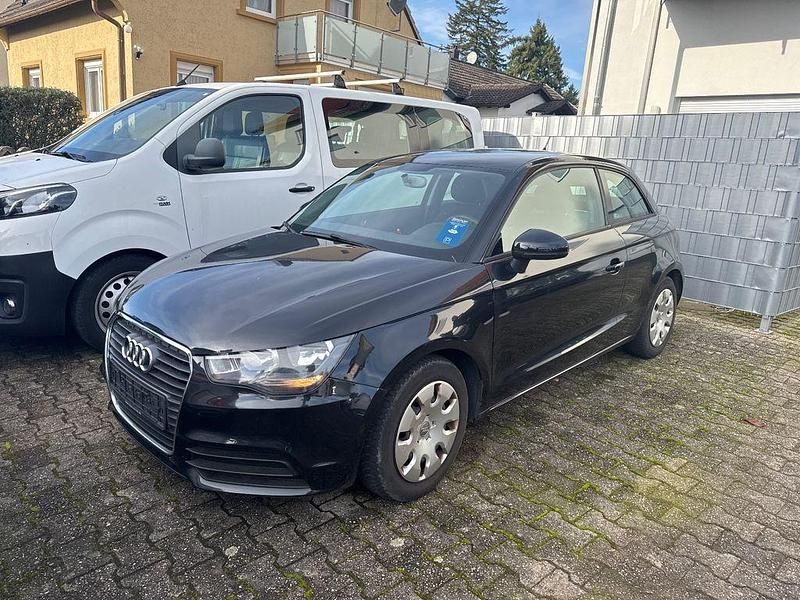 Schwarz Gebraucht 2011 Audi A1 Attraction | 4.800 € (Fairer Preis) - Bild 1/4