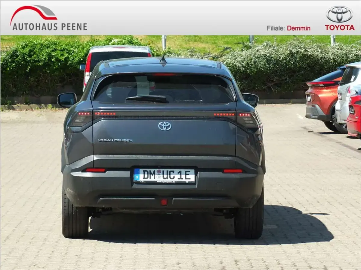 Gebraucht Toyota Urban Cruiser Lounge 127 kW (174 PS) 2026 Grau SUV