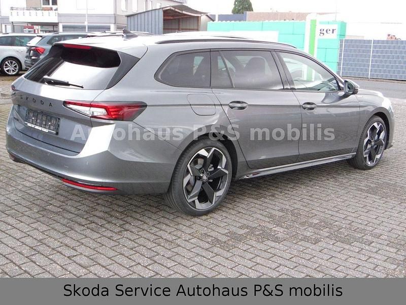 Gebraucht Skoda Superb SportLine 204 PS (150 kW) 2026 Grau Kombi