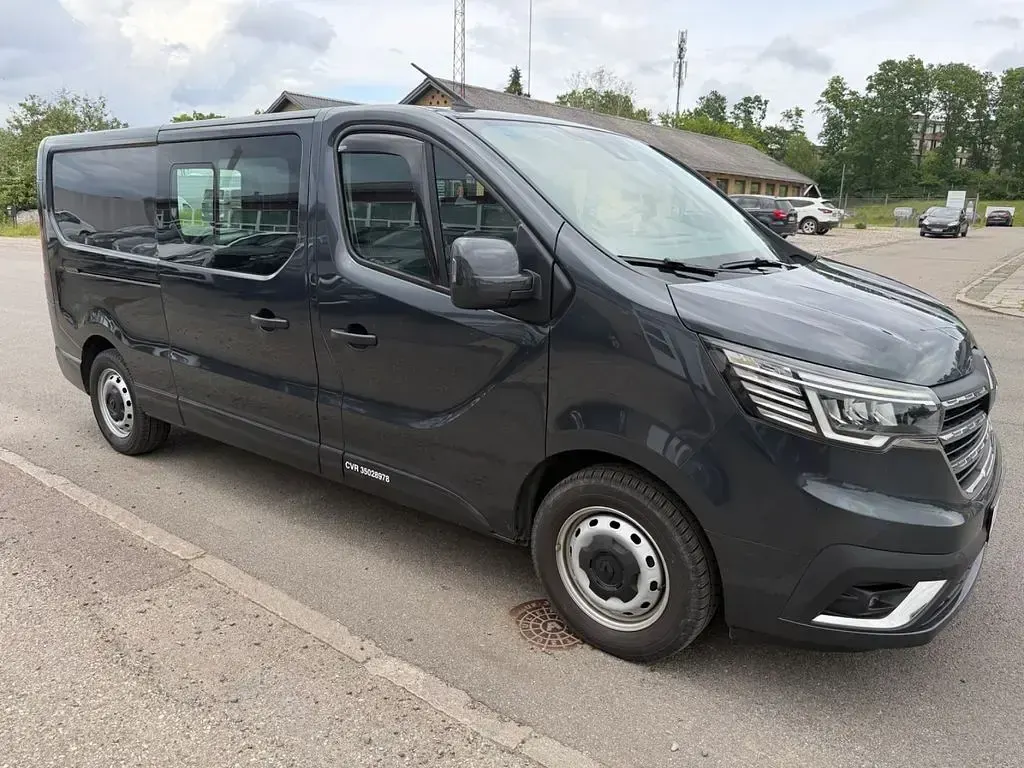Gebraucht Renault Trafic 150 PS (110 kW) 2024 Grau Van / Kleinbus