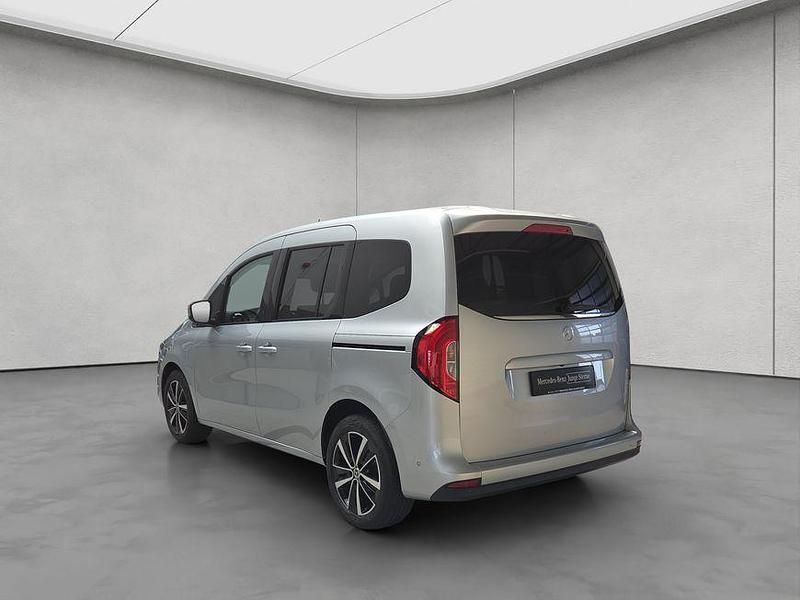Gebraucht Mercedes T180 Edition 116 PS (85 kW) 2024 Silber Van / Kleinbus