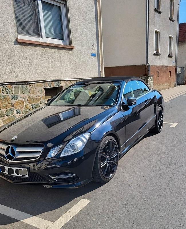 Gebraucht Mercedes E350 265 PS (194 kW) 2013 Schwarz Cabrio