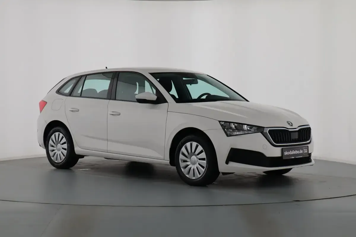 Gebraucht Skoda Scala 95 PS (69 kW) 2019 Candyweiss Kleinwagen