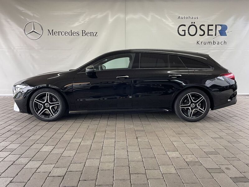 Schwarz Gebraucht 2024 Mercedes CLA200 Shooting Brake AMG Kombi | 35.990 € - Bild 1/4