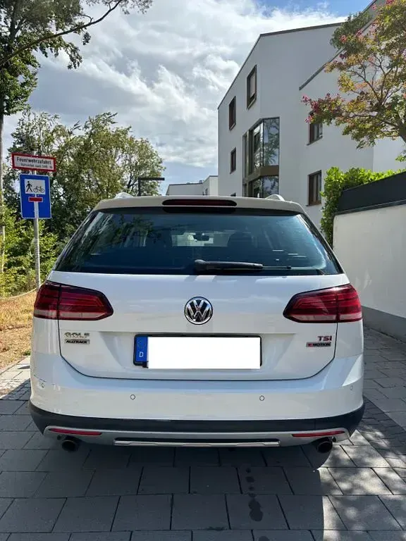 Gebraucht VW Golf Alltrack 179 PS (131 kW) 2018 Weiß Kombi