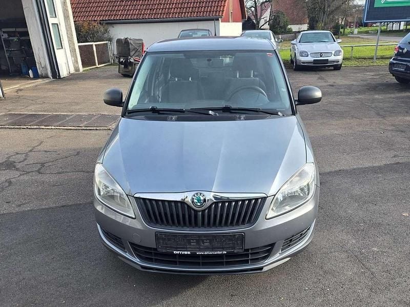 Grau Gebraucht 2013 Skoda Fabia Limousine | 2.990 € (Guter Preis) - Bild 1/4