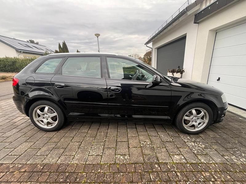 Gebraucht Audi A3 Comfort 125 PS (91 kW) 2011 Schwarz Kleinwagen