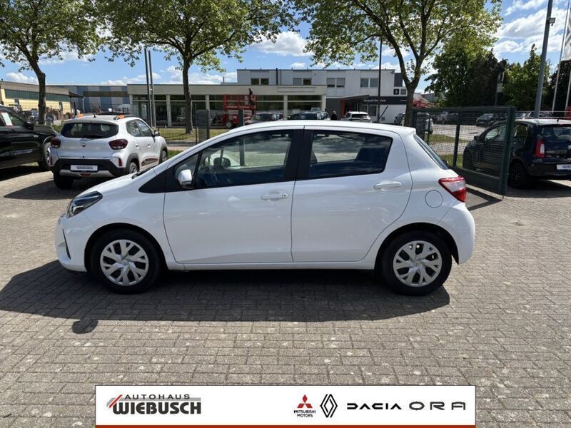 Super white 2 Gebraucht 2019 Toyota Yaris Comfort Kleinwagen | 10.490 € (Fairer Preis) - Bild 1/4