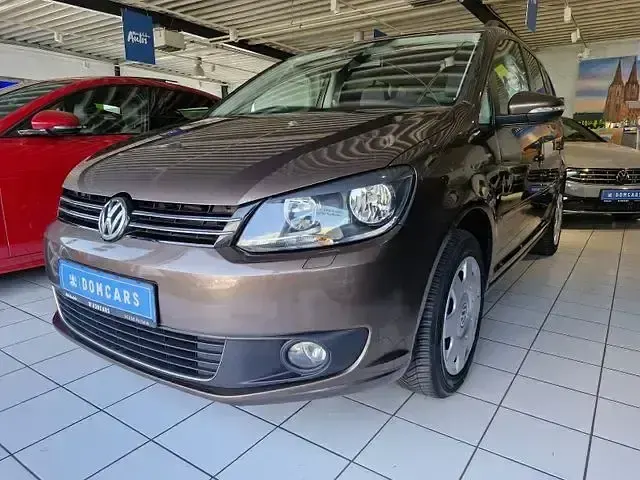 Gebraucht VW Touran Comfortline 105 PS (77 kW) 2011 Braun Van / Kleinbus
