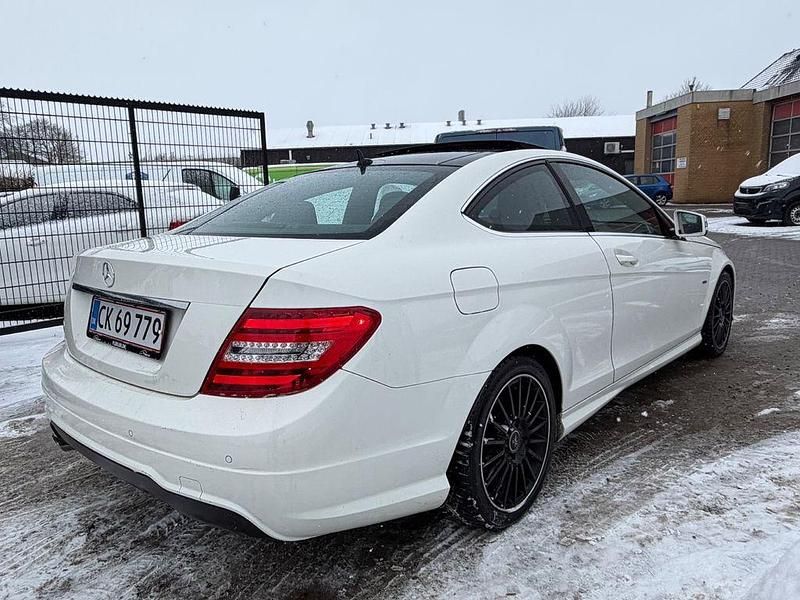 Gebraucht Mercedes C180 AMG 156 PS (114 kW) 2011 Weiß Coupé