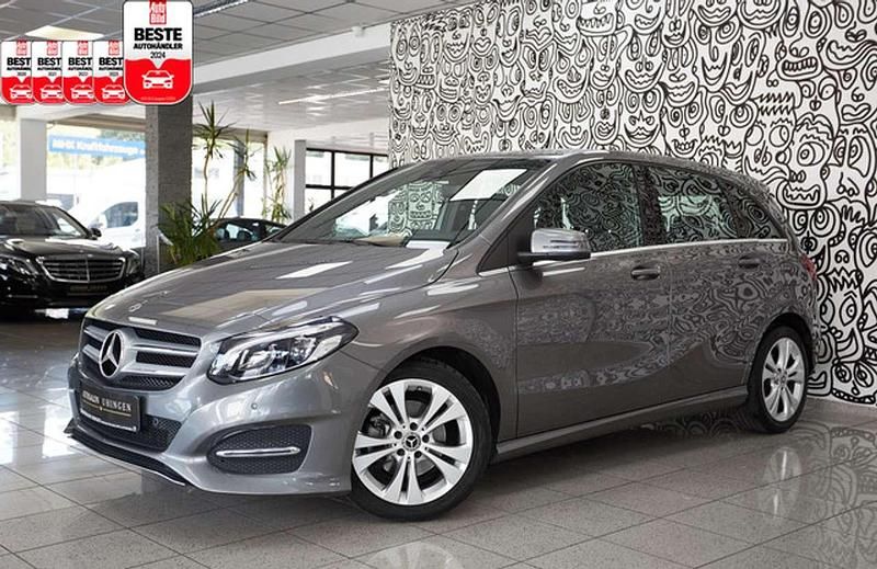 Grau Gebraucht 2018 Mercedes B200 Edition Van / Kleinbus | 20.890 € (Fairer Preis) - Bild 1/3