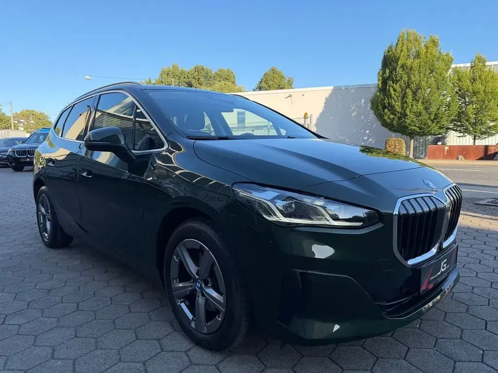 Gebraucht BMW 225 Active Tourer 245 PS (180 kW) 2023 Grün Van / Kleinbus
