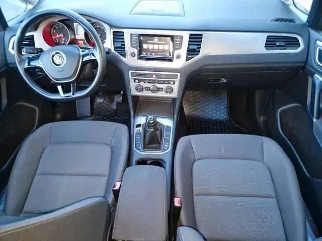 Second-hand VW Golf VII Comfortline 125 CP (91 kW) 2015 Negru Berlinǎ