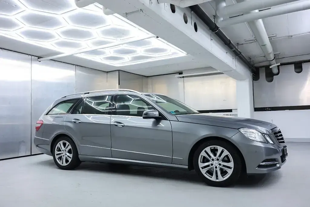 Gebraucht Mercedes E200 Avantgarde 184 PS (135 kW) 2012 Grau Limousine